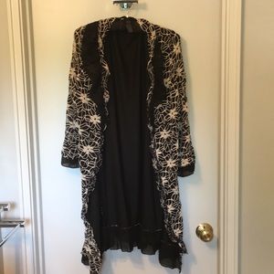 Beautiful Embroidered Black & White Duster.